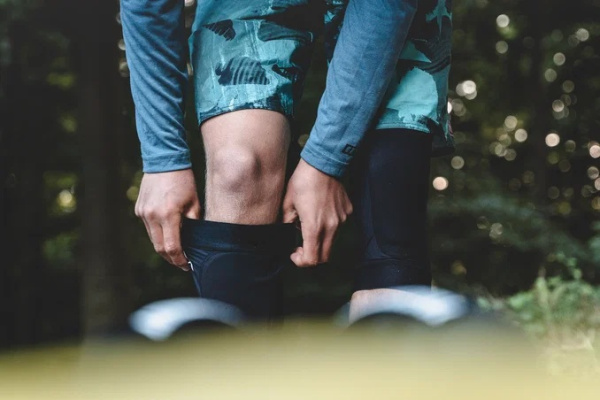 Наколенники ION Wing Sleeve Knee