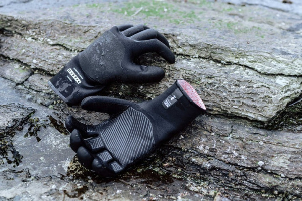 Гидроперчатки Mystic Roam Glove 3mm 5Finger Precurved Black